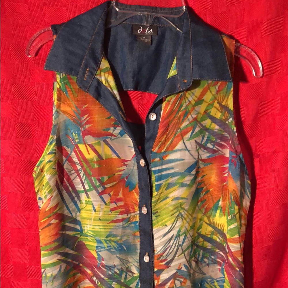 Collared beach vibe button down tang top.